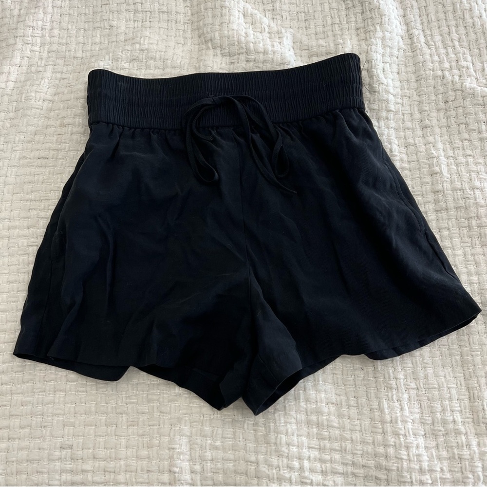 Open Edit Black Pull-On Shorts Women’s M 3” Inseam EUC